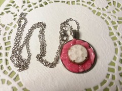 MaryBee Silver Tone 20″ Chain W/1″ Coral Chip Pendant Necklace 12-01-2021