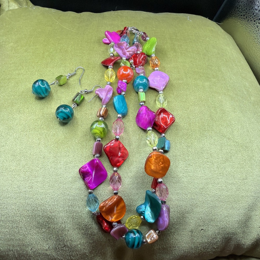 Bright Acrylic Art Glass Bead Layered Necklace Set Matching Dangle Earrings VTG
