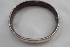 STERLING BRACELET W/ ETCHED DESIGN ON TOP SAFETY BAR