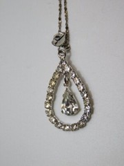 B167-VINTAGE NECKLACE~PPC/STERLING~CLASSIC PENDANT~PRONG SET STONES~17″