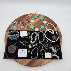 Estate Jewelry Asst Lot Of 30 Items Silver- Turquoise-Rings-Necklaces VTG #4 Set