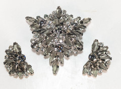 1950s Juliana D&E Book Piece Brooch Earrings Set Smoky Gray Coffin Navette 3″