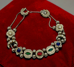 VTG Victorian Revival sliding charm ball bracelet silver tone Rhinestone 7.5″