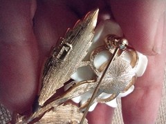 Vntg Gorgeous Crown Trifari White Rose Green Enamel Brooch Thorn Stem