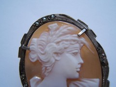VINTAGE 800 SILVER & MARCASITE SHELL CAMEO PIN PENDANT