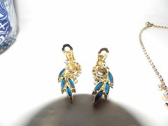 GORGEOUS DELIZZA & ELSTER JULIANA BOOK PIECE BLUE SUNBURST NECKLACE AND EARRINGS
