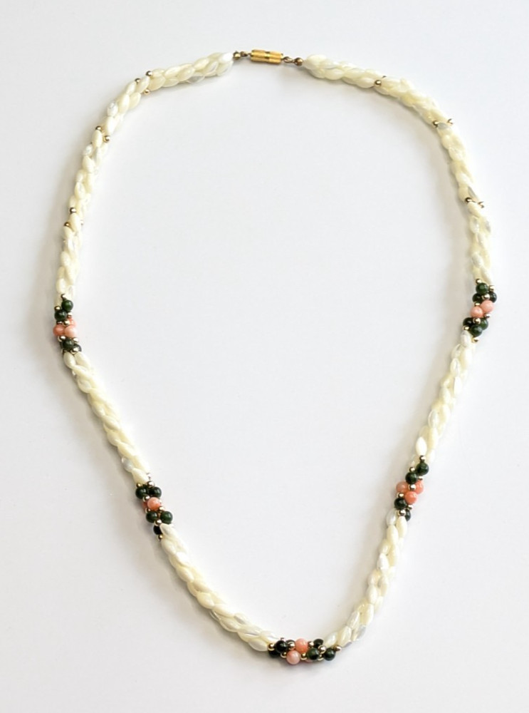 VTG Mother of Pearl Twisted Nephrite Coral Beaded Barrel Clasp 23″ Necklace