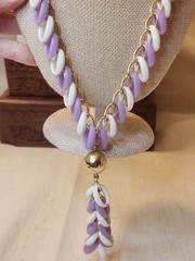 Lavendar & White Plastic Lucite Chain Link Necklace Mod Retro Tassel