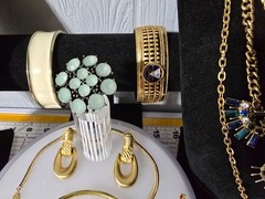 WOW Nice Mixed Metal Materials Gold Tone Jewelry Lot Some Signed