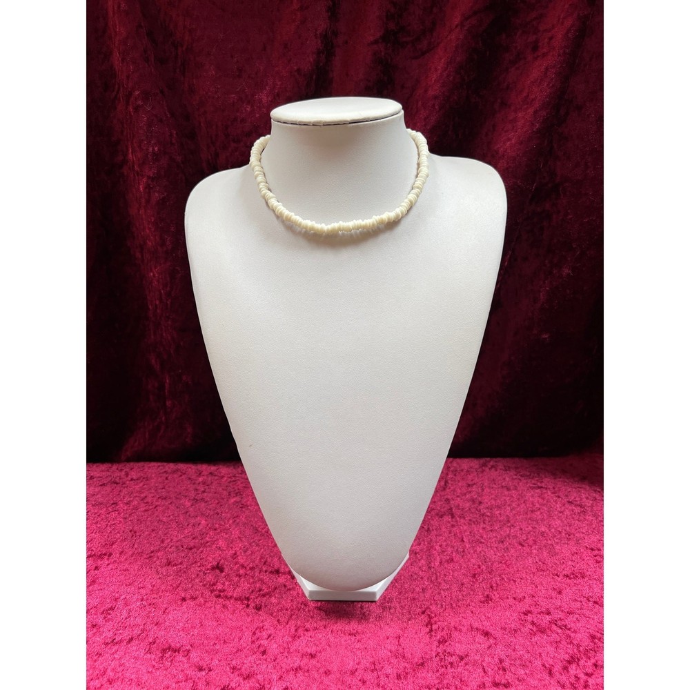 Vintage Jewelry – Choker Necklace – Simulated Puka Shell – 15.5” – 1990s / 2000s