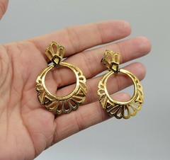 Vtg Earrings Crown TRIFARI Beautiful Dangles Jewelry Gold Plated 1955-1969