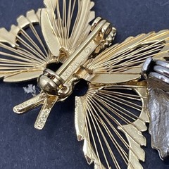 30+ Brooches Various Designs, Colors, Sizes Little To No Wear Vintage-Modern