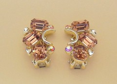 Vintage LISNER Light Topaz Faceted Emerald Cut Glass AB RS Clip On Earrings