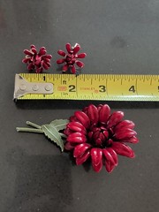 VINTAGE 1960s LARGE RED ENAMELED MULTI-LAYER FLOWER BROOCH & EARRINGS T14