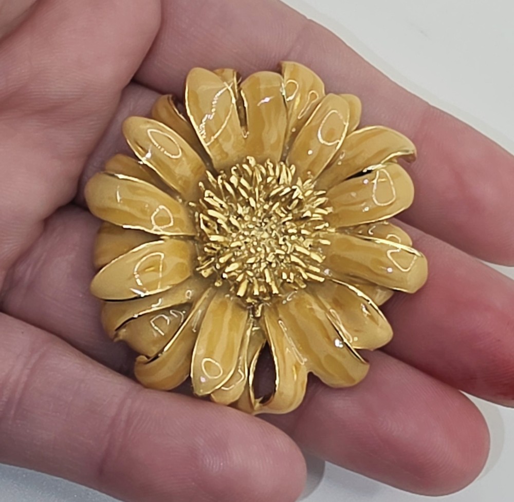 VINTAGE ERWIN PEARL ENAMEL FLOWER YELLOW FLORAL PIN / BROOCH