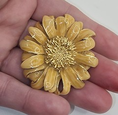 VINTAGE ERWIN PEARL ENAMEL FLOWER YELLOW FLORAL PIN / BROOCH