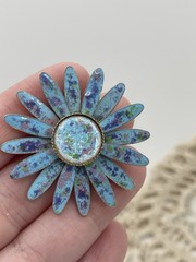 Vintage Enameled Daisy Pin 1950s Gold Toned
