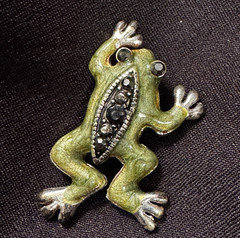 Vintage Green Toad Frog Brooch Pin Marcasite Gothic Whimsical Forest Fairy