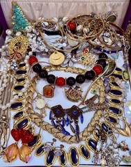 Vintage Estate Costume Jewelry Lot! MONET, NAPIER and more!