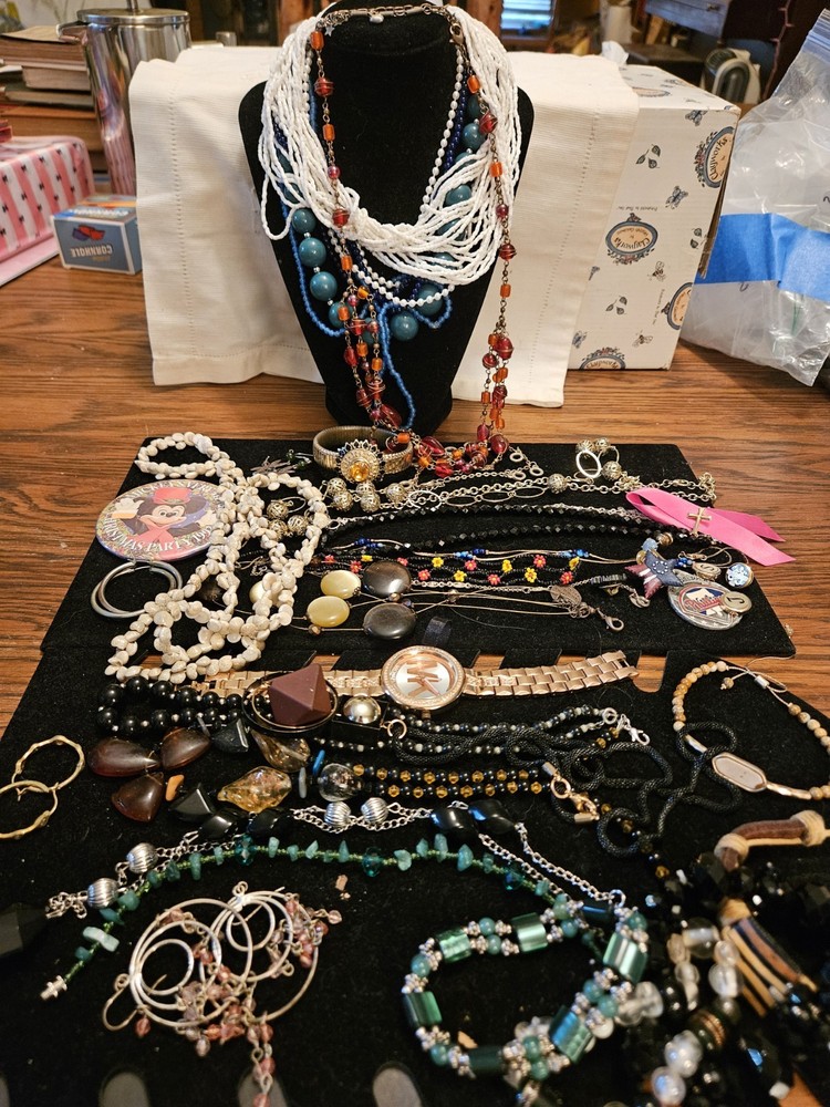 Vintage Lot Jewelry Wear Repair Craft Beads Glass Watch Plastic Metal Shell