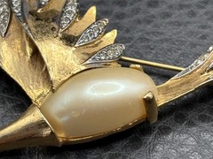 VTG Bird Brooch Faux Pearl Belly Rhinestone Wings Pin Gold Tone Silver Two Tone