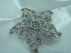 Vintage 80’s Silver Tone Sparkling Jet Hematite Rhinestone Flower Brooch 595jl0