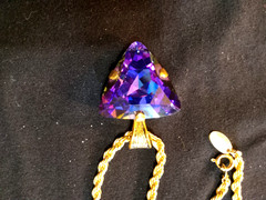 Vtg Medici 17 1/2″ Gold Chain-1 3/8″ Pendant-Faux Amethyst/Streaks Royal-Signed