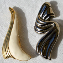 2 Modernist White Enamel Swirl Abstract Gold Silver Tone Brooch Pin MCM 2.75″