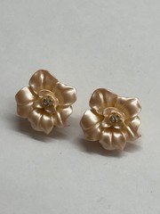 Vintage Signed NOLAN MILLER Cream Color Flower Clip Earrings W/Rhinestone Center