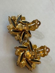 Vintage TARA by D&E Juliana Clip Earrings Gray Navette AB Rhinestones 1”