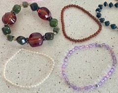 Lot of 16 Bracelets Beaded Stretch Gemstone Wood Lucite Stackable Lizas Kissaka