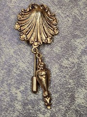 VTG Yves Saint Laurent Gold Tone Scalloped Seashell & Charm Lapel Hat Stick Pin