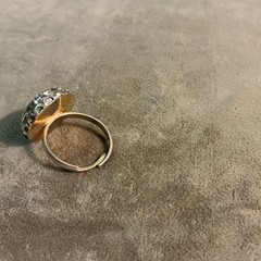 1960 Signed Sarah Coventry Glitter Lucite Ring metal backing adjustable band