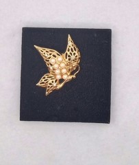 Filigree Butterfly brooch, Faux Pearls, Rhinestones, Vintage Gold Tone