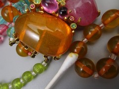 COLORFUL MIMI D N BRANIA BAKELITE & PLASTIC BEAD STATEMENT NECKLACE