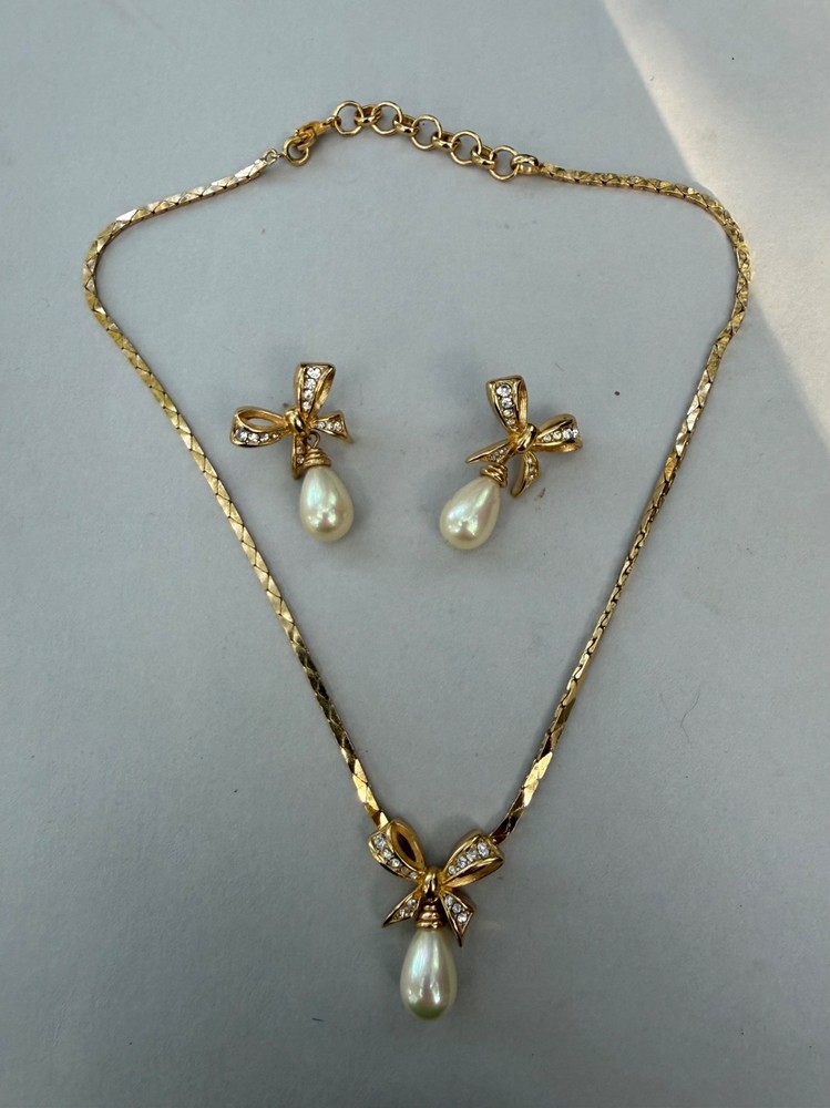 Vintage 1980s Christian Dior Crystal Bow and Teardrop Jewelry Set