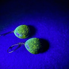 Unique green Whole Stone natural Amber Earrings 4.49g