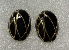 Vintage Large 1.5” Oval Black Enamel Gold Tone Post Earrings For Pierced Ears vg
