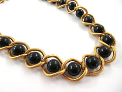 LR Lady Remington Gold Tone and Black Bead Necklace 21-1/2″