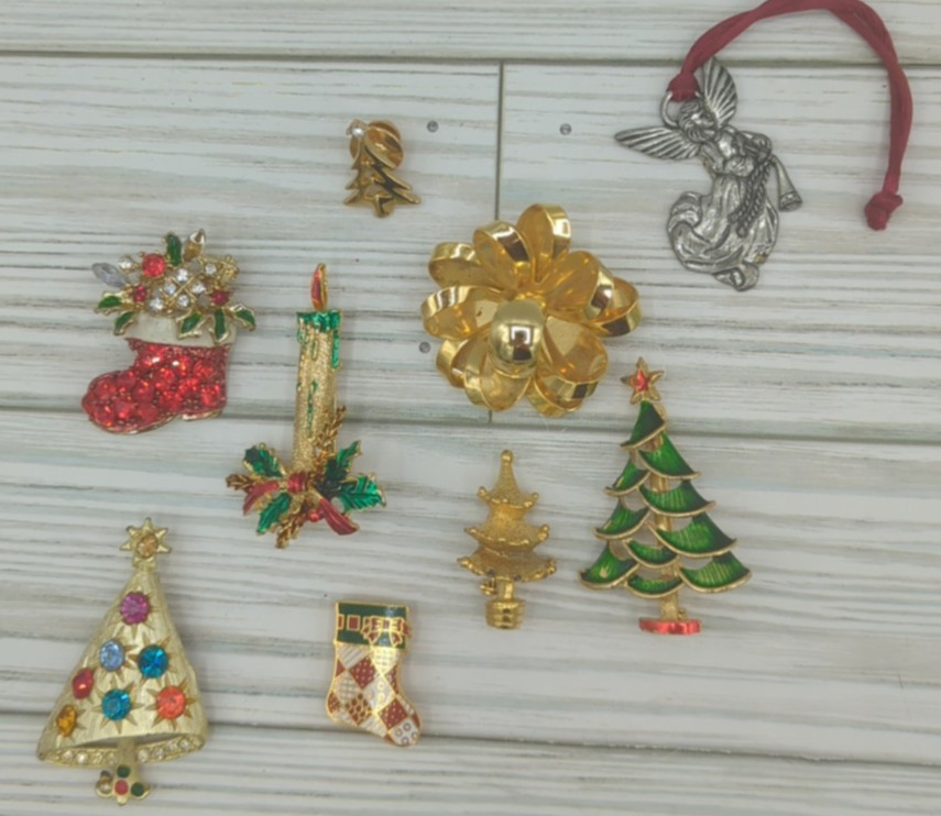 Vintage Christmas Pins Brooches Trees MCM Needs Repair