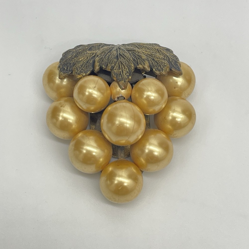 Vintage Art Deco Gold Faux Pearl Grapes Metal Leaves Fur/Dress Clip