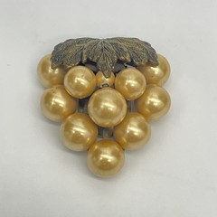 Vintage Art Deco Gold Faux Pearl Grapes Metal Leaves Fur/Dress Clip