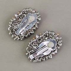 Vintage Rhinestone Clip On Earrings Blue Glass Oval Flower Silver Tone 1″