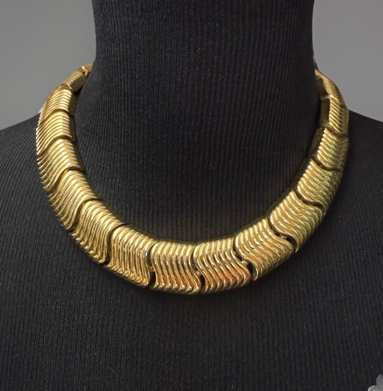 STUNNING VINTAGE ESTATE “S”WAVE LINKS GIVENCHY GOLD Collar Necklace