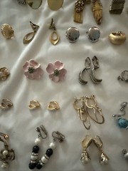 Lot Of 50 Clip On Earrings, Lisner Butterfly, Trifari And Other Brands