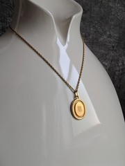 Vintage Lanvin Oval Logo Pendant Necklace Gold Plated 15-17″