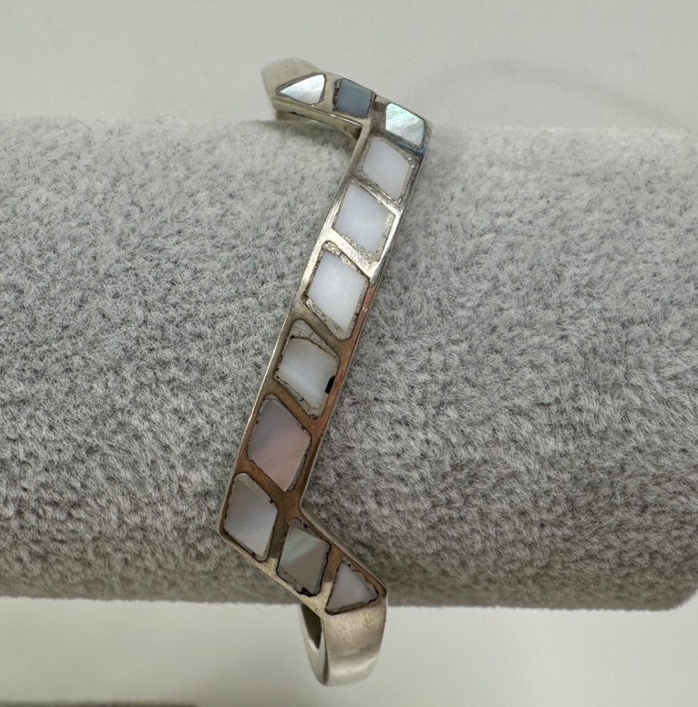 Navajo Flush Mount Mother of Pearl 925 Sterling Silver Cuff Bracelet