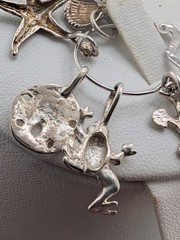 Vintage~**CHARM HOLDER & 7 CHARMS**~925 Sterling Silver~8.1 GRAMS~2.2″ Long
