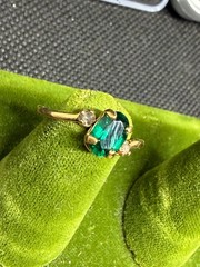 Vintage Simulated Emerald Stamped 18k HGE Ring Size 7 May Birth Stone Green