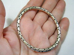Great Vintage Brighton Silver Tone Pebble Slim Hinged Bangle Bracelet 6 3/4″